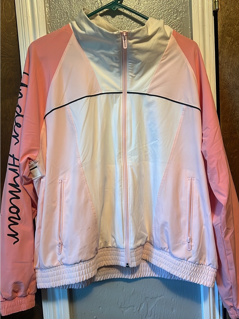 XL Women’s Under Armour Zip Up Jacket